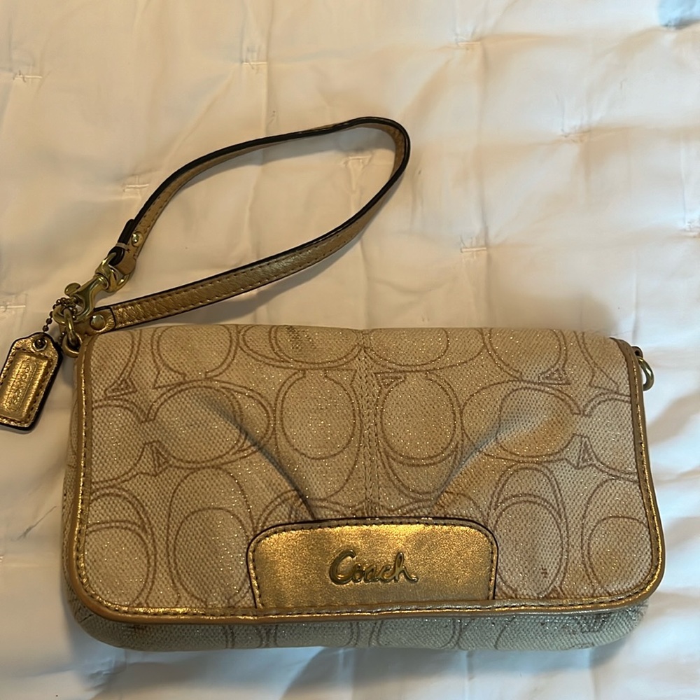 Coach cute  wristlet